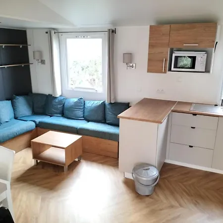 Mobil-home Confort Le Montourey キャンプ場 4*